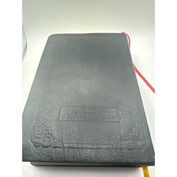 Korean Holy Bible 1990 Leather Cover With Gold Edges & Ribbon Bookmark - Picture 4 of 7
